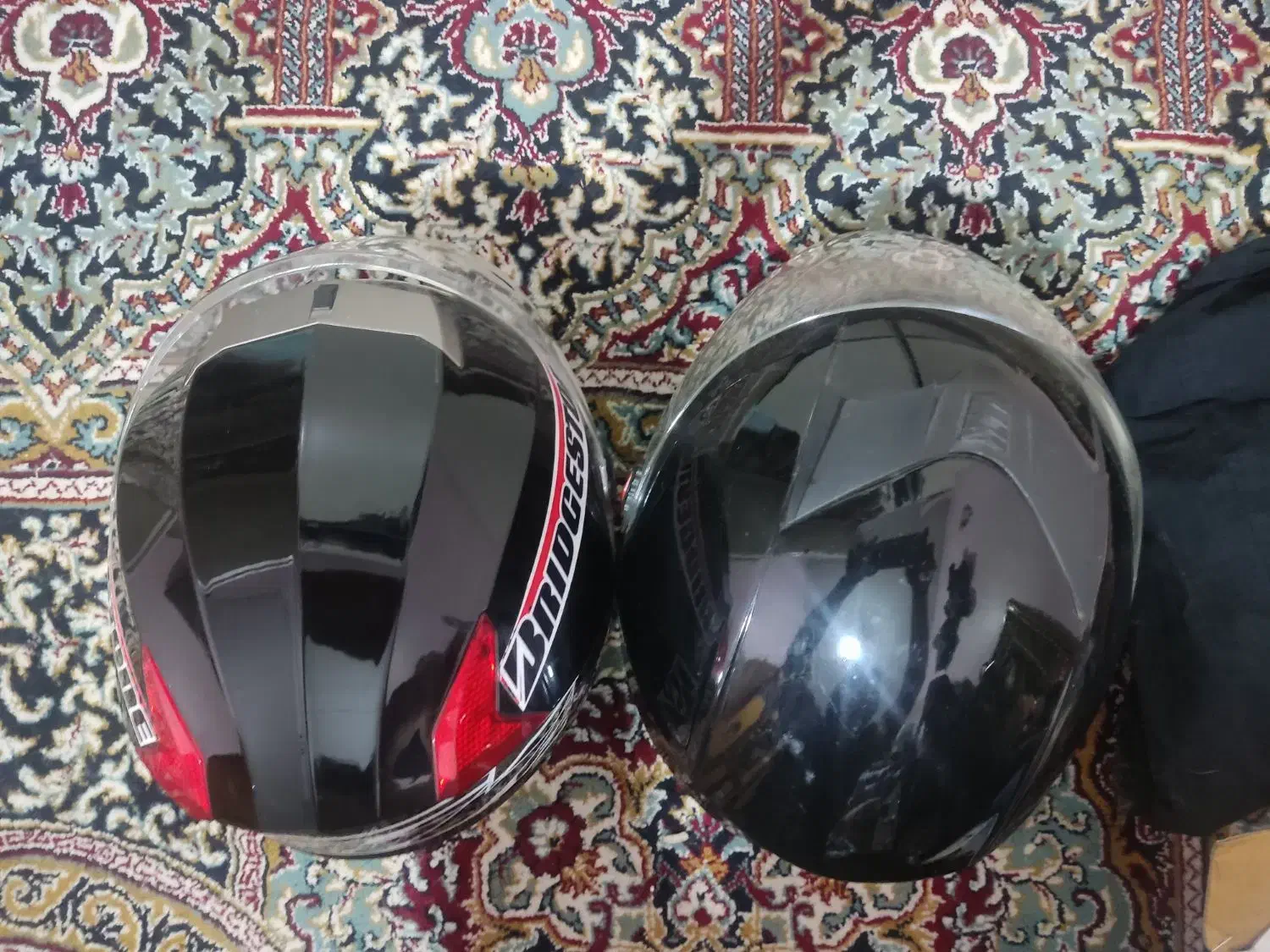 دو عدد کلاه کاسکت سالم بدون هیچ ضربه ای|قطعات یدکی و لوازم جانبی|دماوند, گیلاوند|دیوار