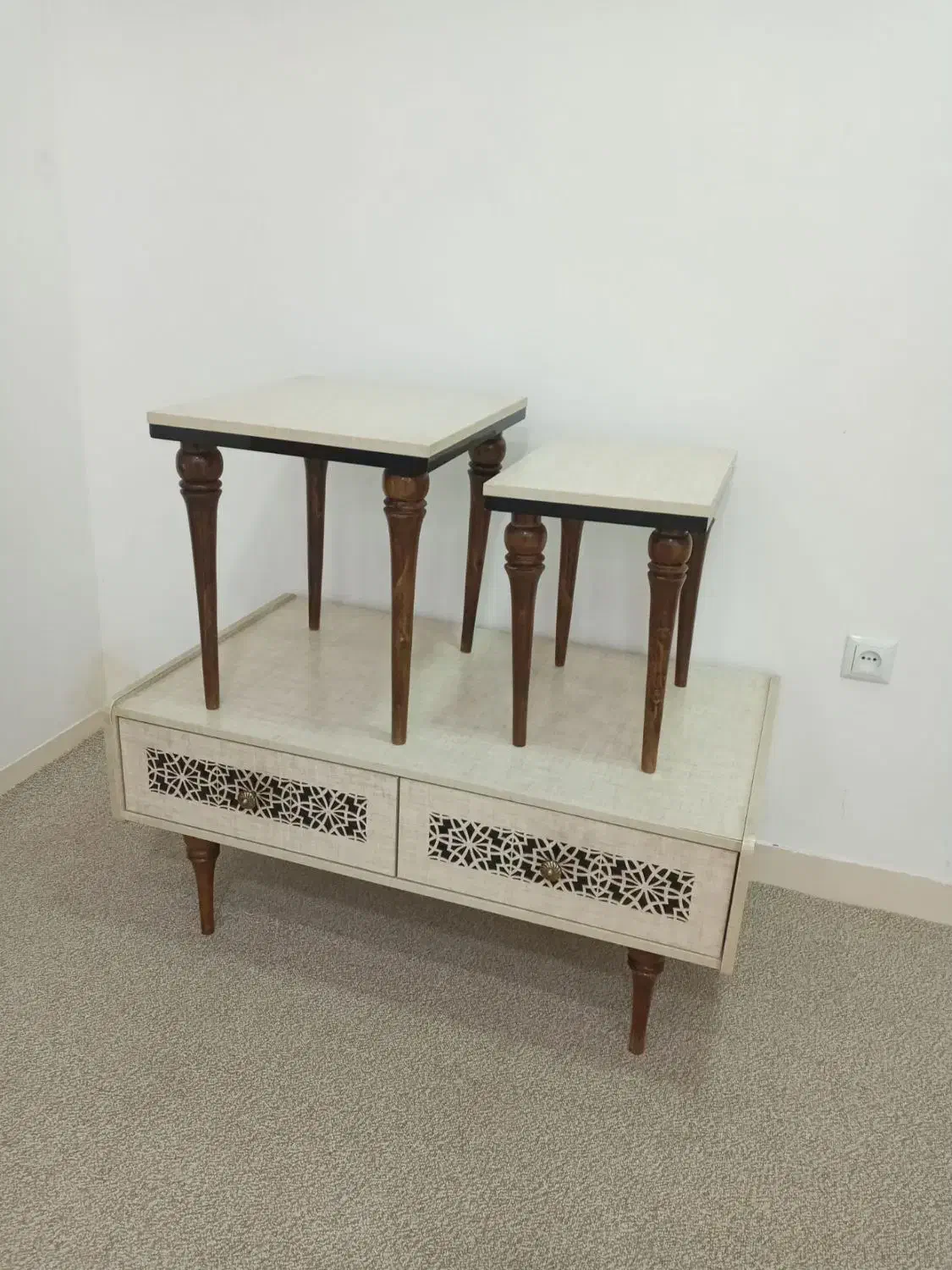 جلومبلی|مبلمان خانگی و میز عسلی|آبدانان, |دیوار