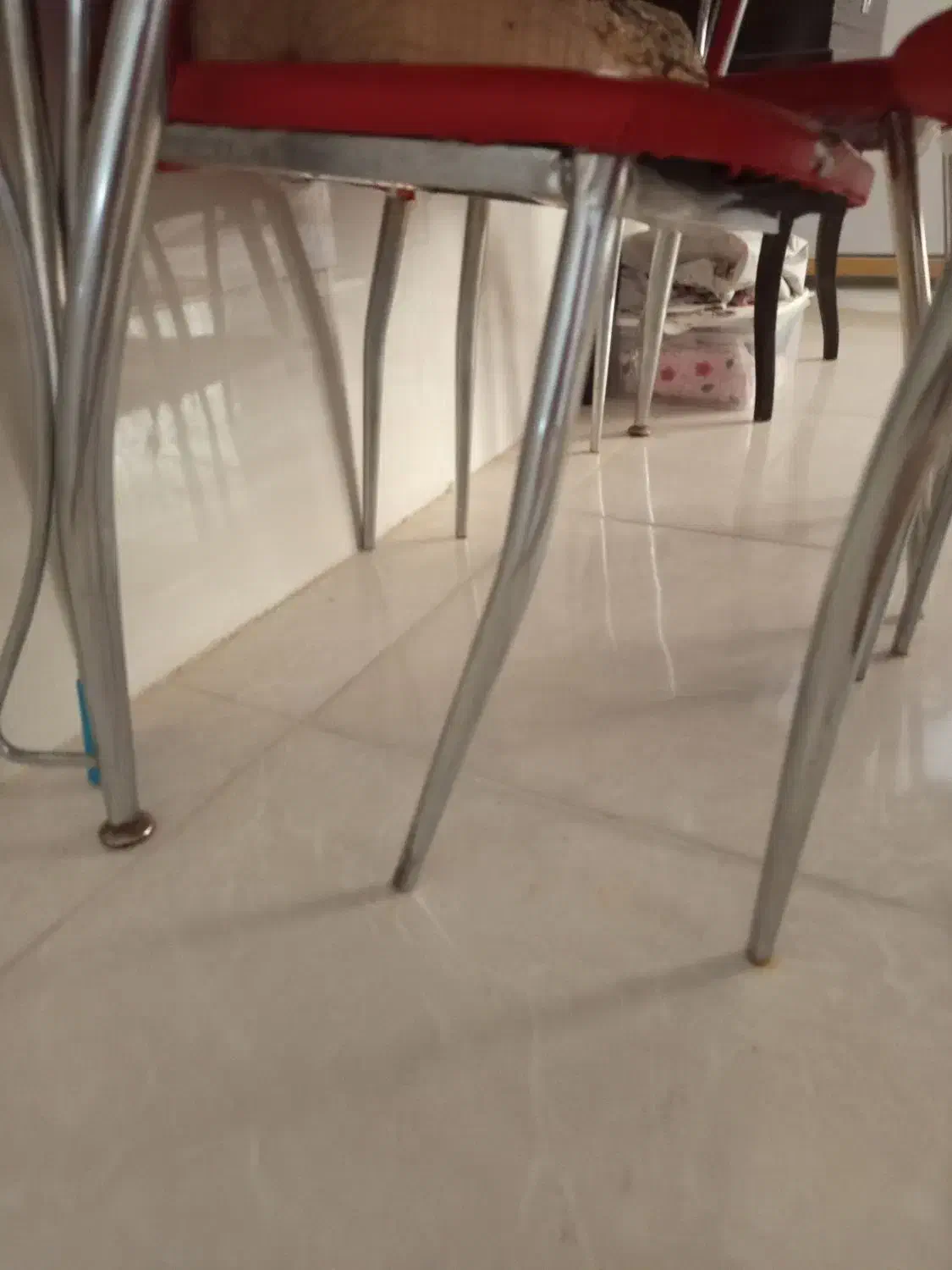 ساعت میزغذاخوری سطل زباله|میز و صندلی غذاخوری|تربت‌حیدریه, هاشمی‌نژاد|دیوار