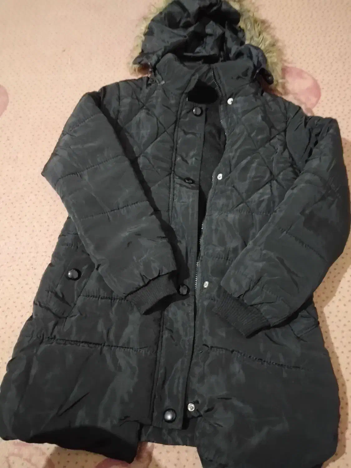 کاپشن|کفش و لباس بچه|رشت, عینک|دیوار