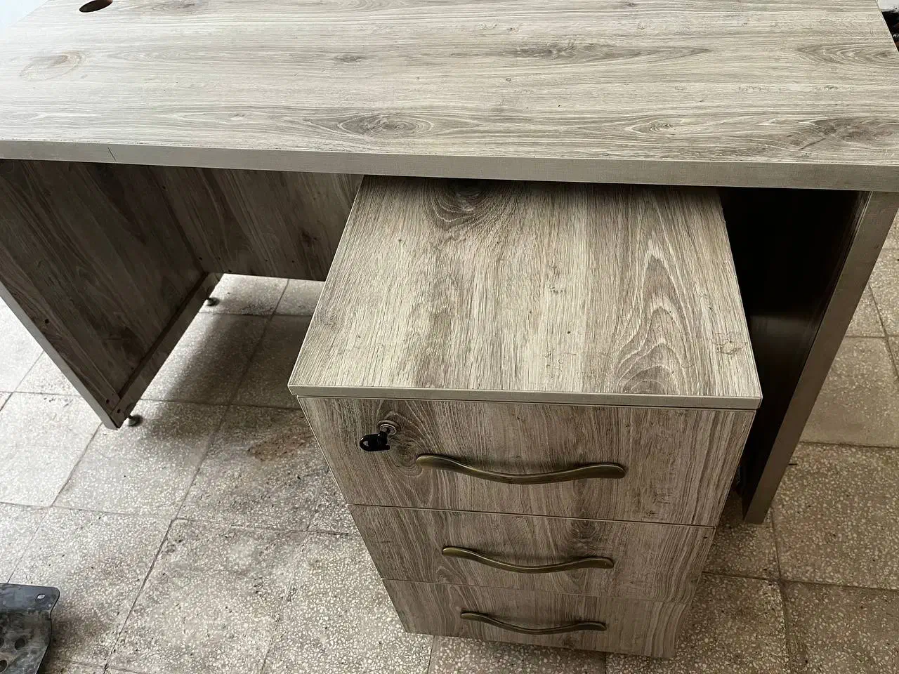 میز|دفتر کار|سبزوار, فقیه سبزواری|دیوار