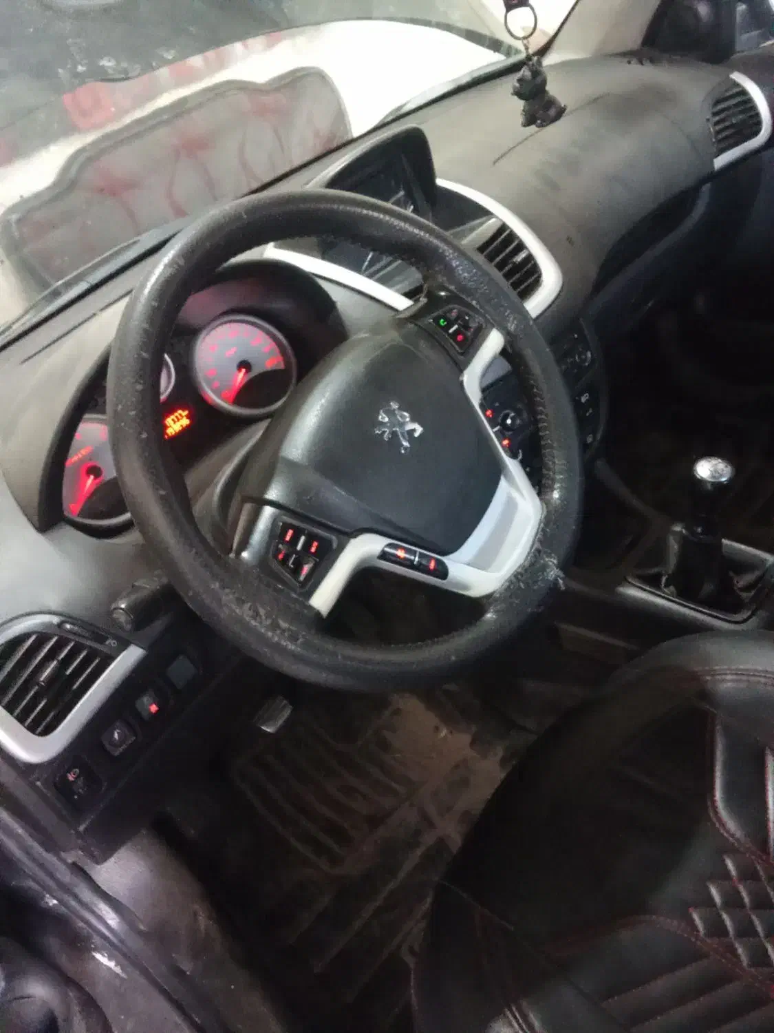 ۲۰۷مدل ۹۶|خودرو سواری و وانت|رشت, کوی حسینی|دیوار