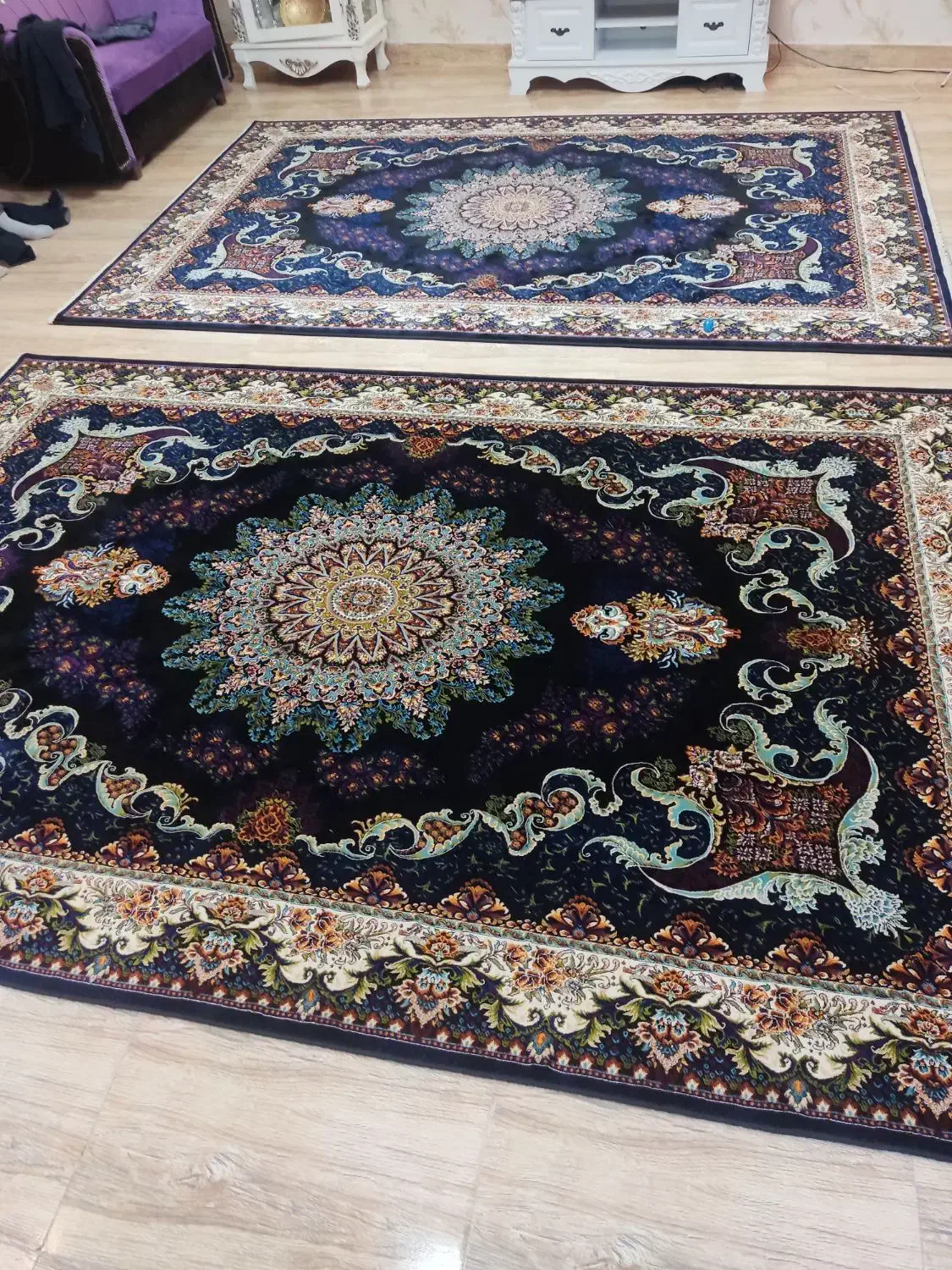 2عدد فرش 6متری در حد نو موجود هست.|فرش|رشت, کوی حسینی|دیوار