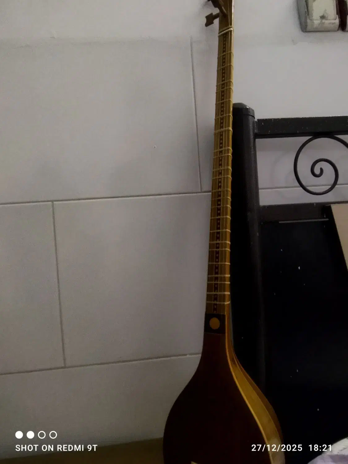 سه تار|سازهای سنتی|یزد, |دیوار