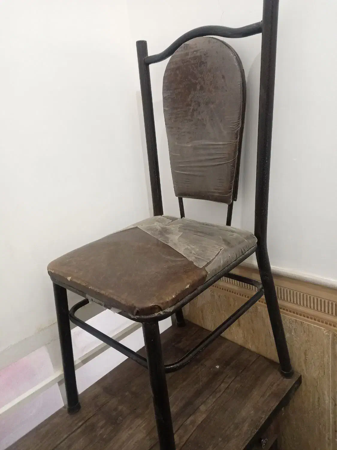 صندلی ومیز تحریر|میز تحریر و کامپیوتر|قم, قلعه کامکار|دیوار