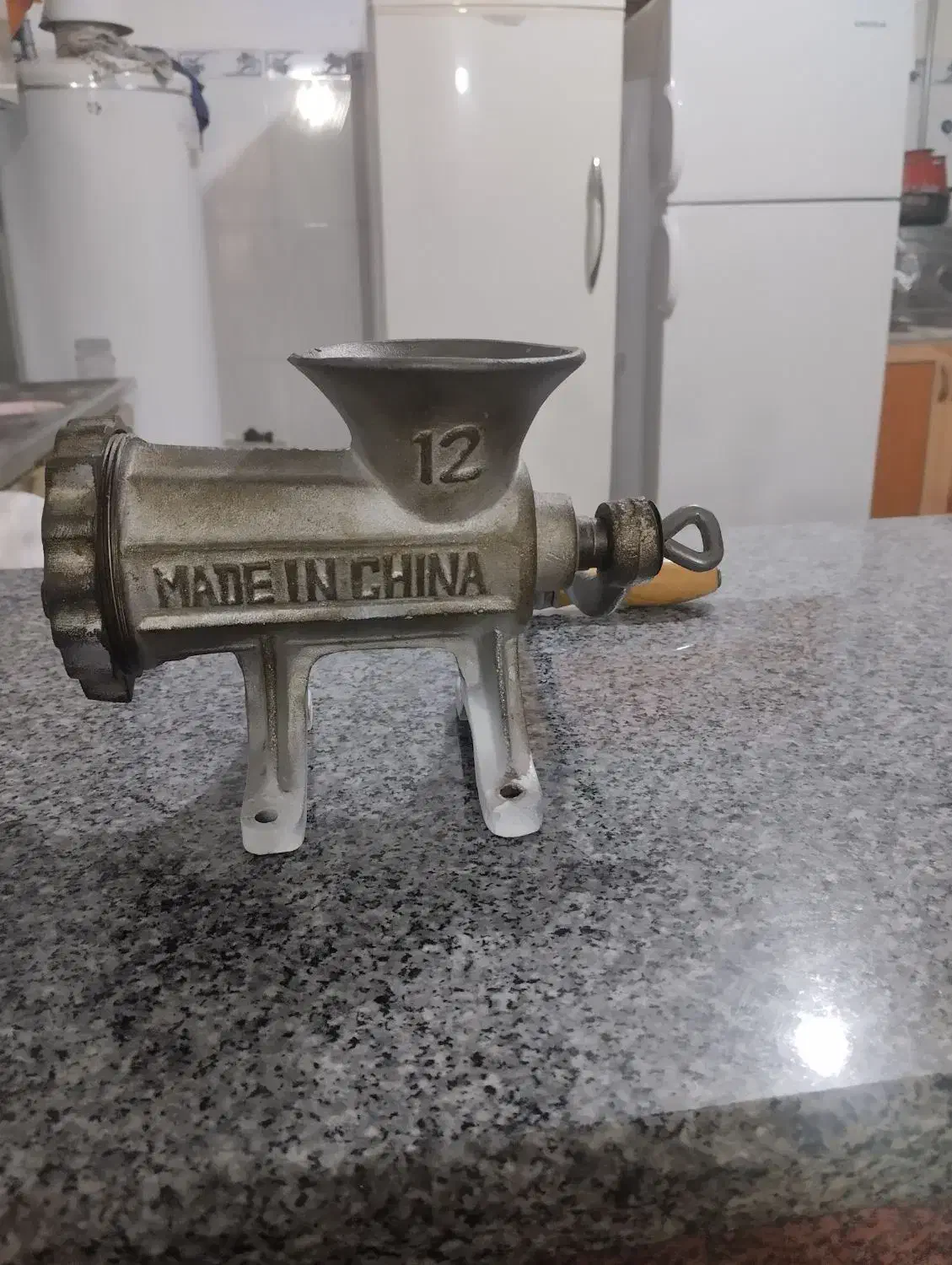 چرخ گوشت در حد نو|خردکن، آسیاب، غذاساز|مهاباد (آذربایجان غربی), |دیوار