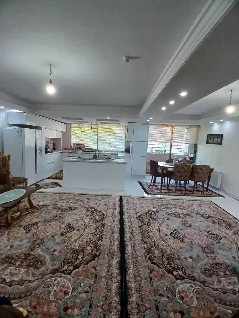 ۱۲۵ متر دو خوابه فول امکانات  خ نجات الهی