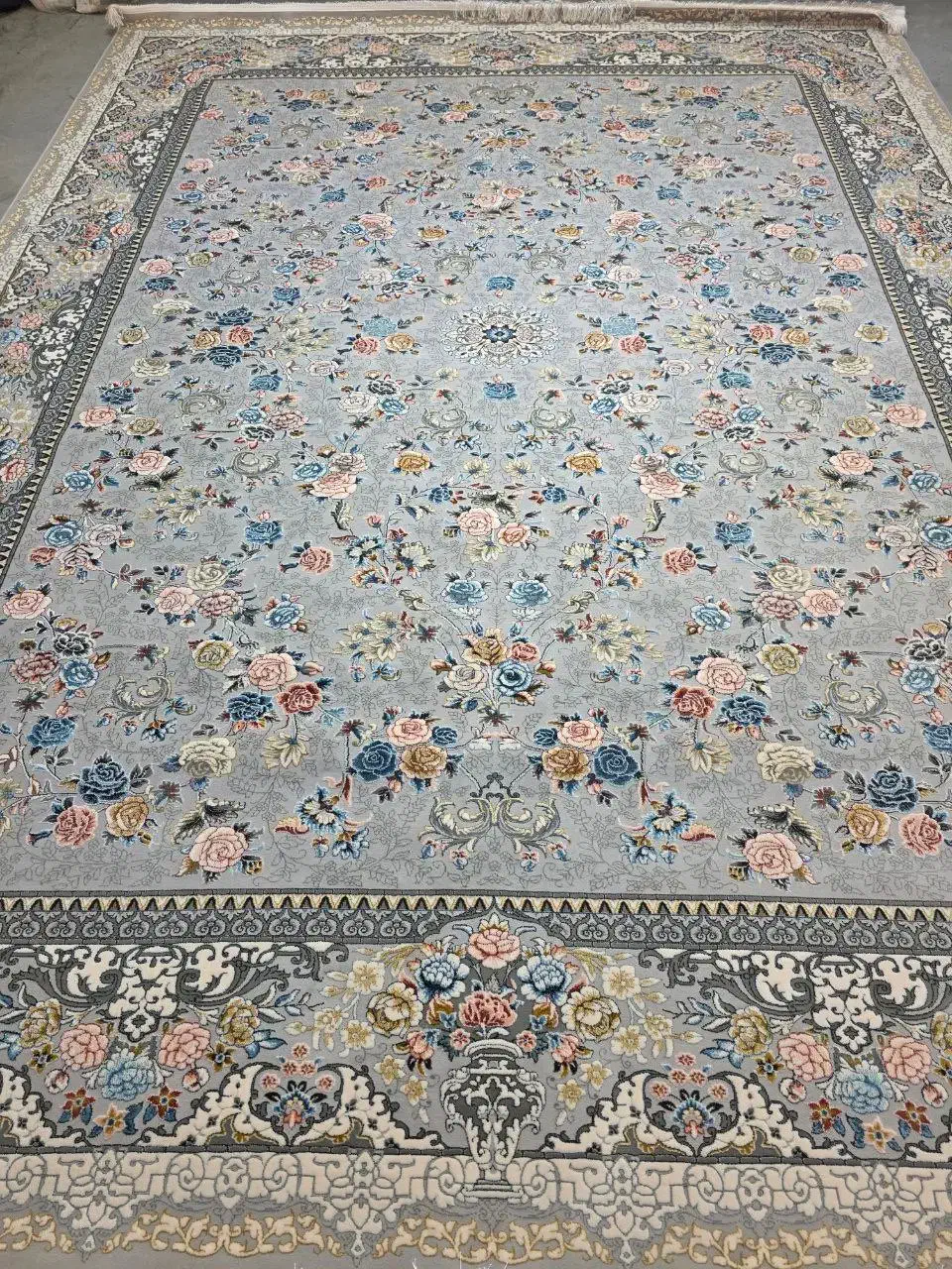 فرش ۷۰۰ شانه تراکم ۳۰۰۰ واقعی نمای ۱۲۰۰|فرش|کاشان, شهرک صنعتی راوند|دیوار