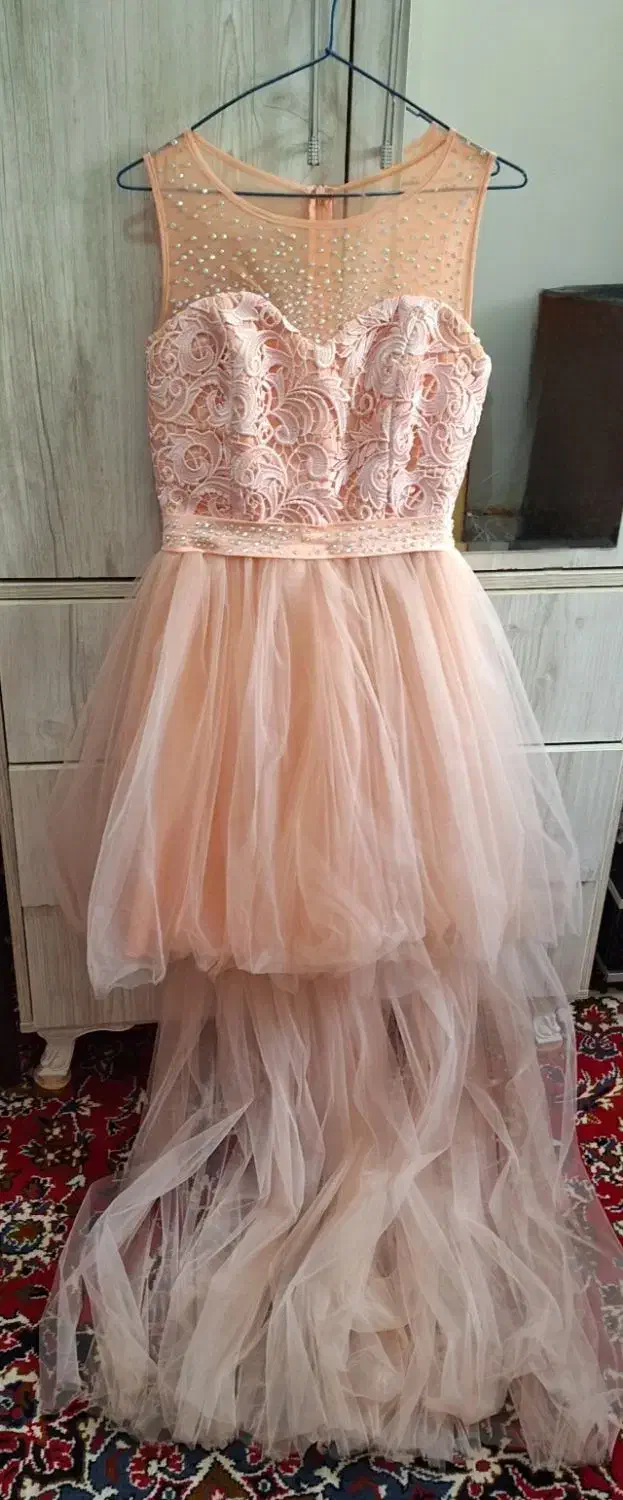 پیراهن مجلسی|لباس|سلماس, |دیوار