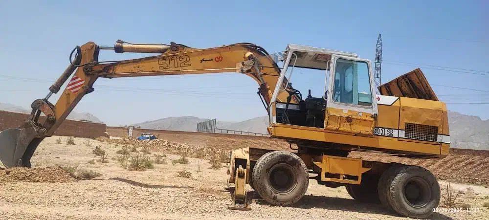 بیل مکانیکی لاستیکی 912 هپکو مدل 70|خودرو سنگین|شیراز, هفت تنان|دیوار