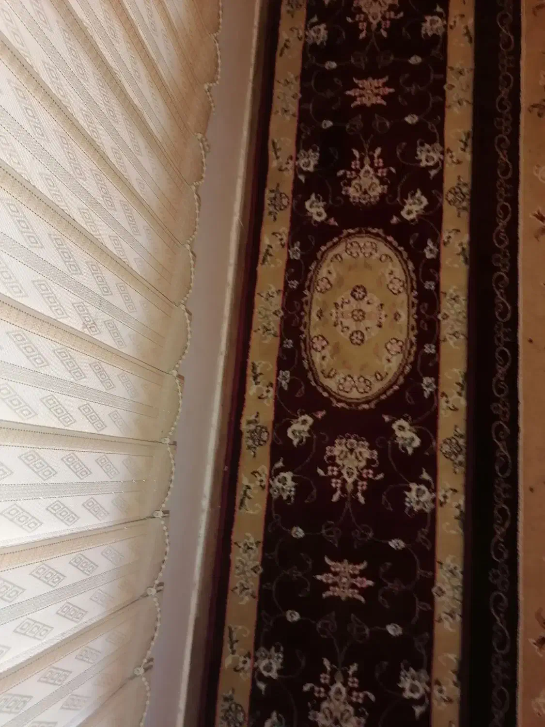 فروش قالی ماشینی 9متری باکناره وپادری|فرش|کرمان, |دیوار