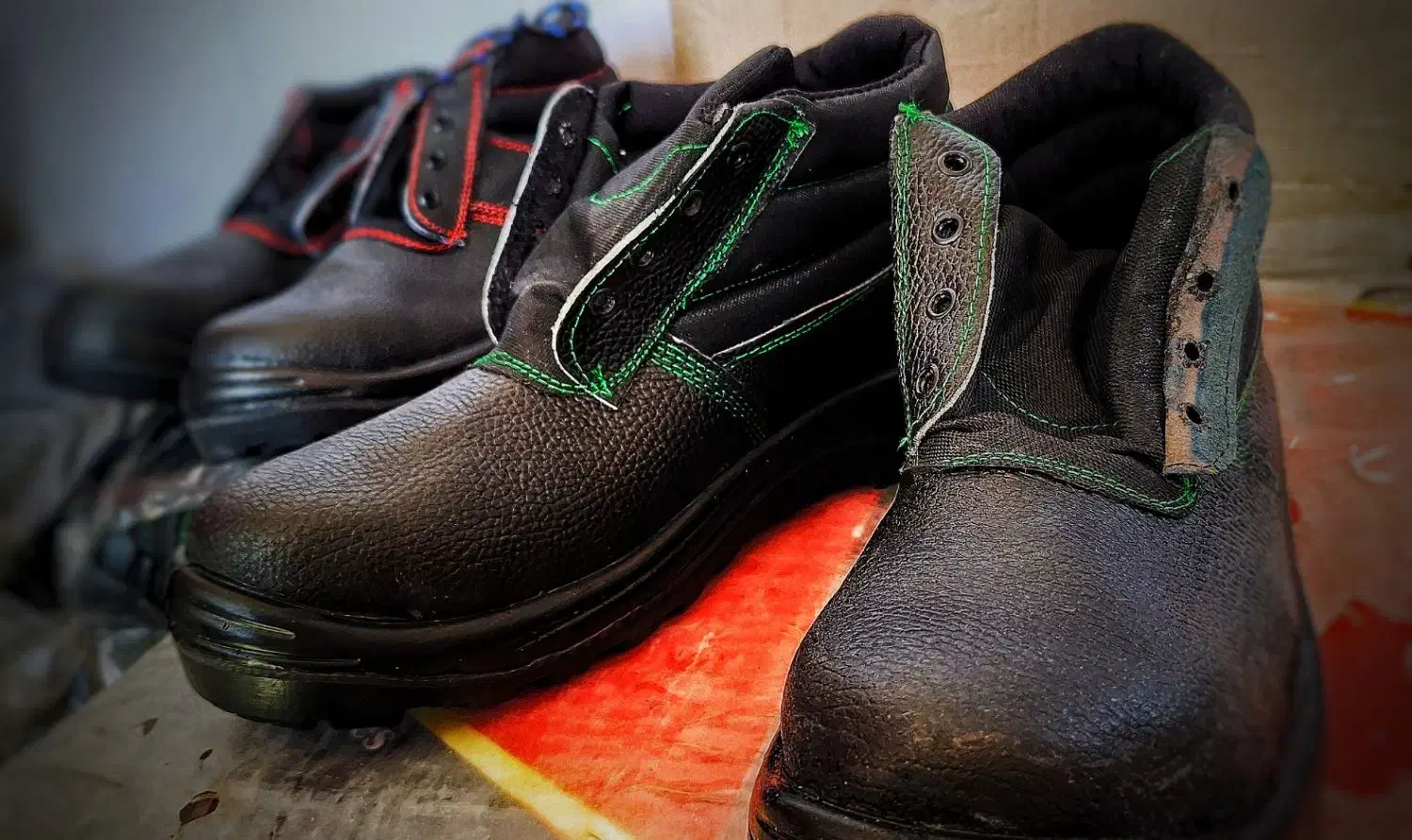 کفش ایمنی حرفهای دوام و راحتی در یک محصول|کیف، کفش، کمربند|نیشابور, شهرک جانبازان|دیوار