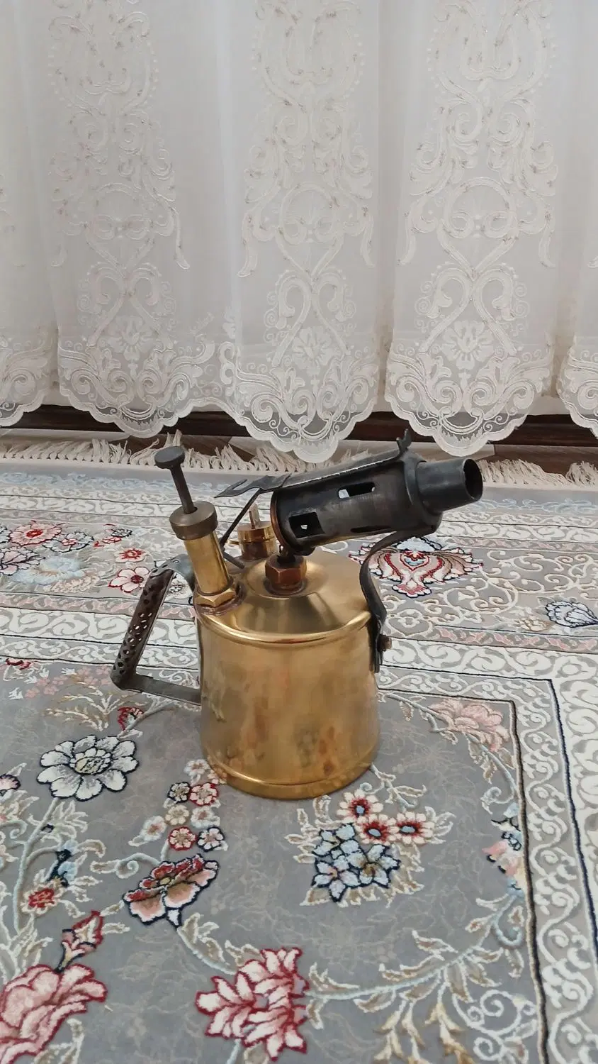 چراغ نفتی|کلکسیون اشیاء عتیقه|مشکین‌دشت, |دیوار