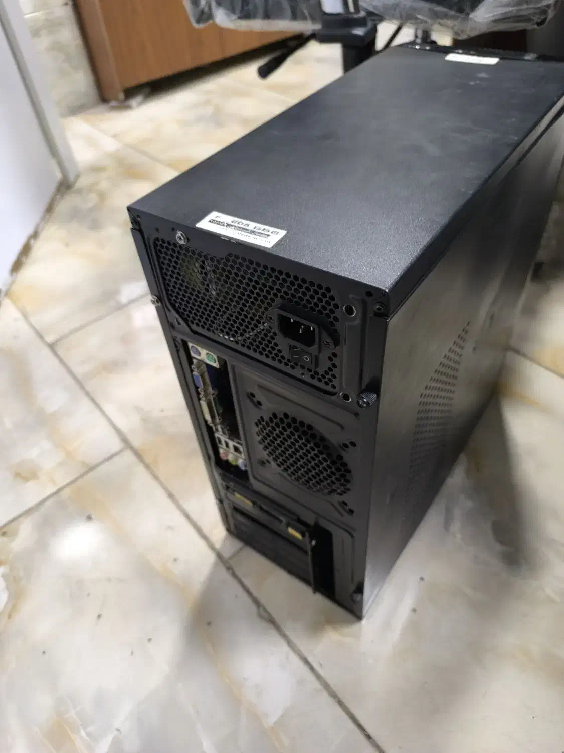 کیس و مانیتور سالم|رایانه رومیزی|پرند, فاز ۵|دیوار