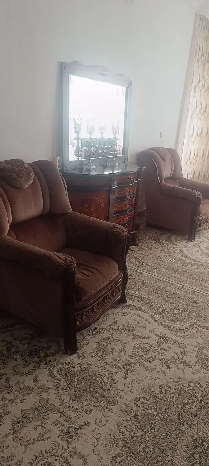 مبلمان7نفره|مبلمان خانگی و میز عسلی|تربت‌حیدریه, حسنی بالا|دیوار