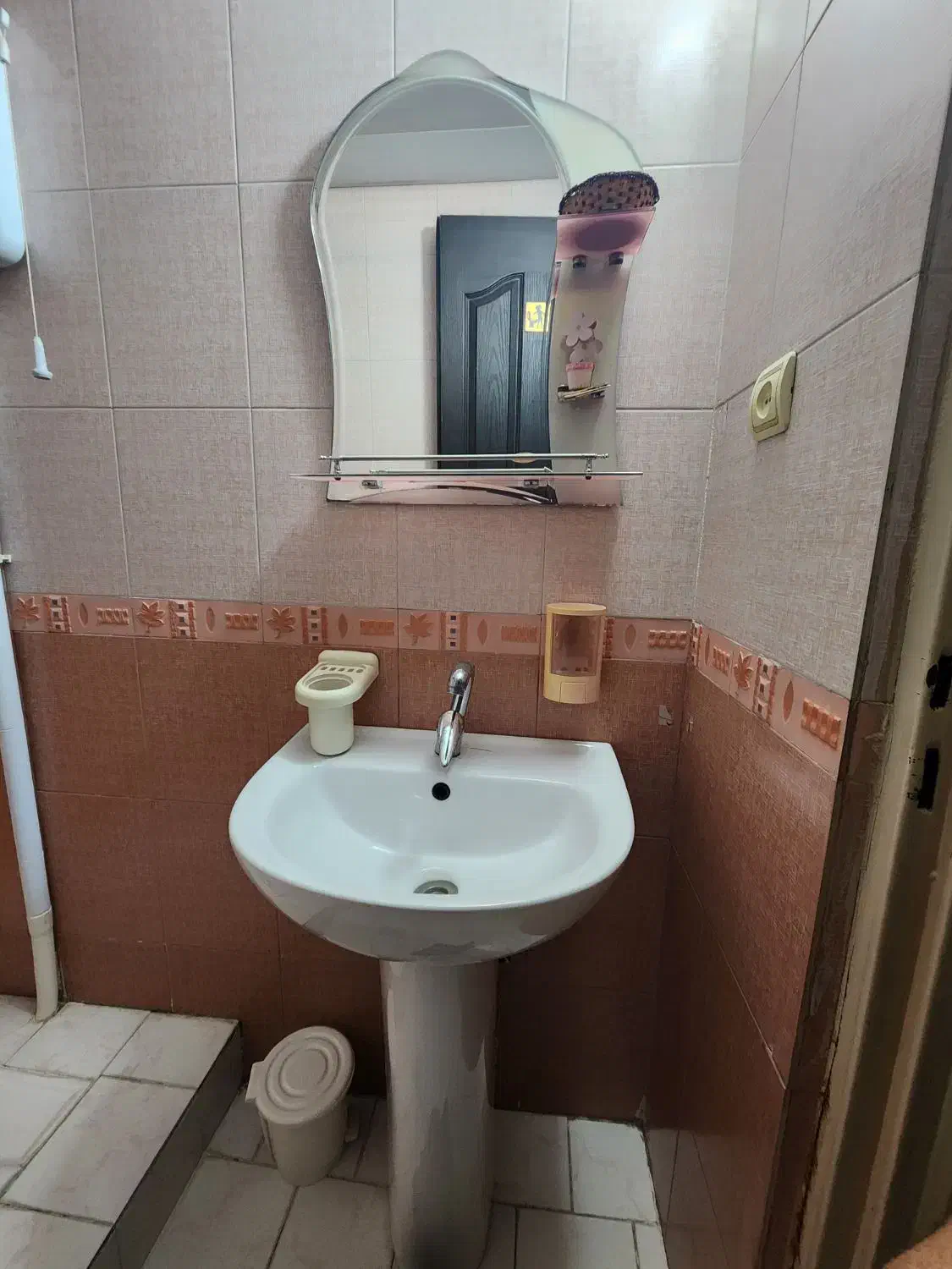 روشویی با آینه|لوازم سرویس بهداشتی|اصفهان, محله سفلی|دیوار