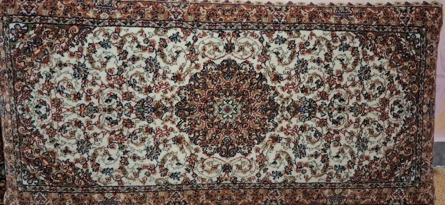 پشتی در حد نو|پشتی|قائن, |دیوار