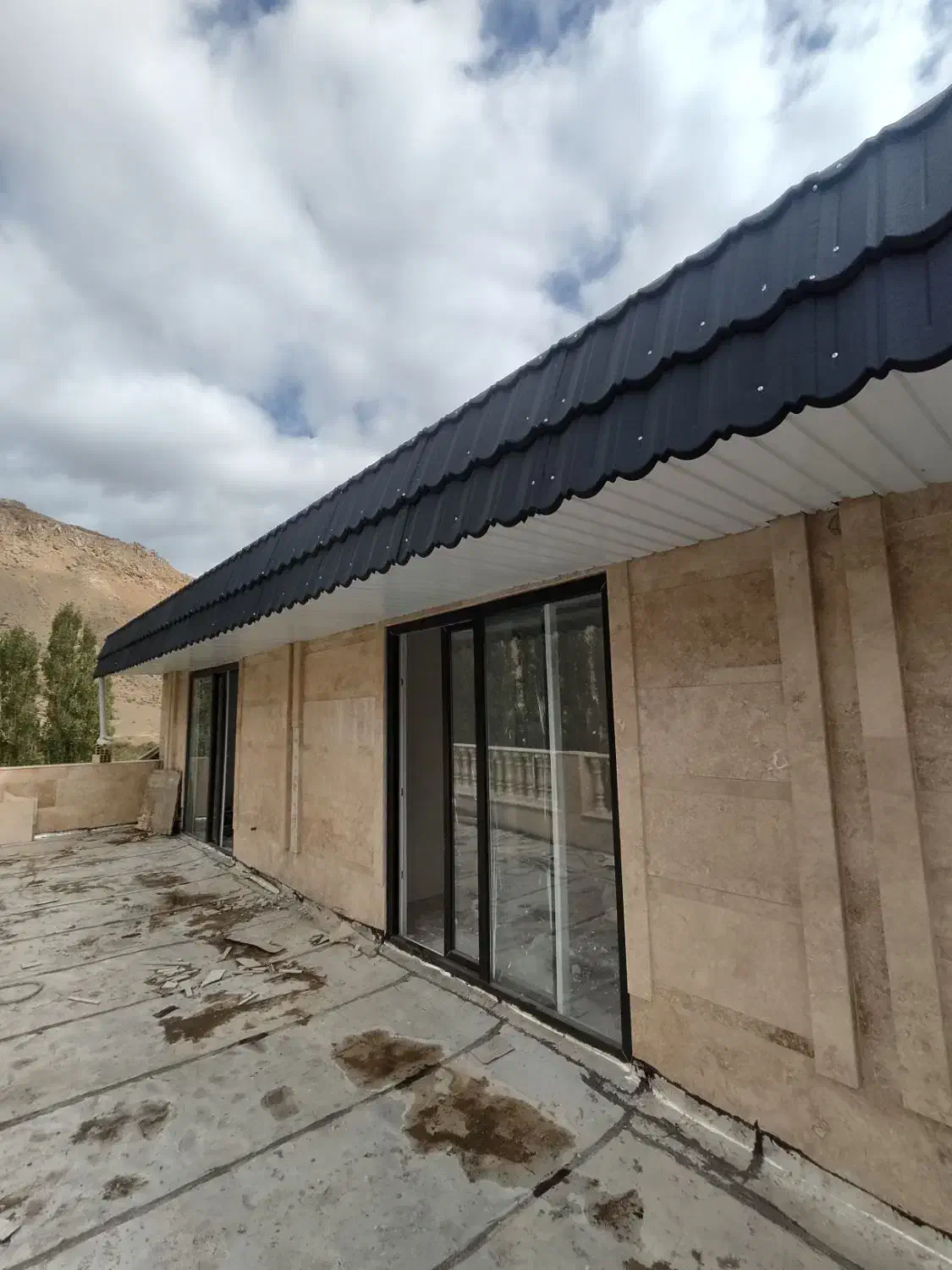 نیازمند شاگرد و وردست جوشکاری|استخدام معماری، عمران و ساختمانی|اهر, |دیوار