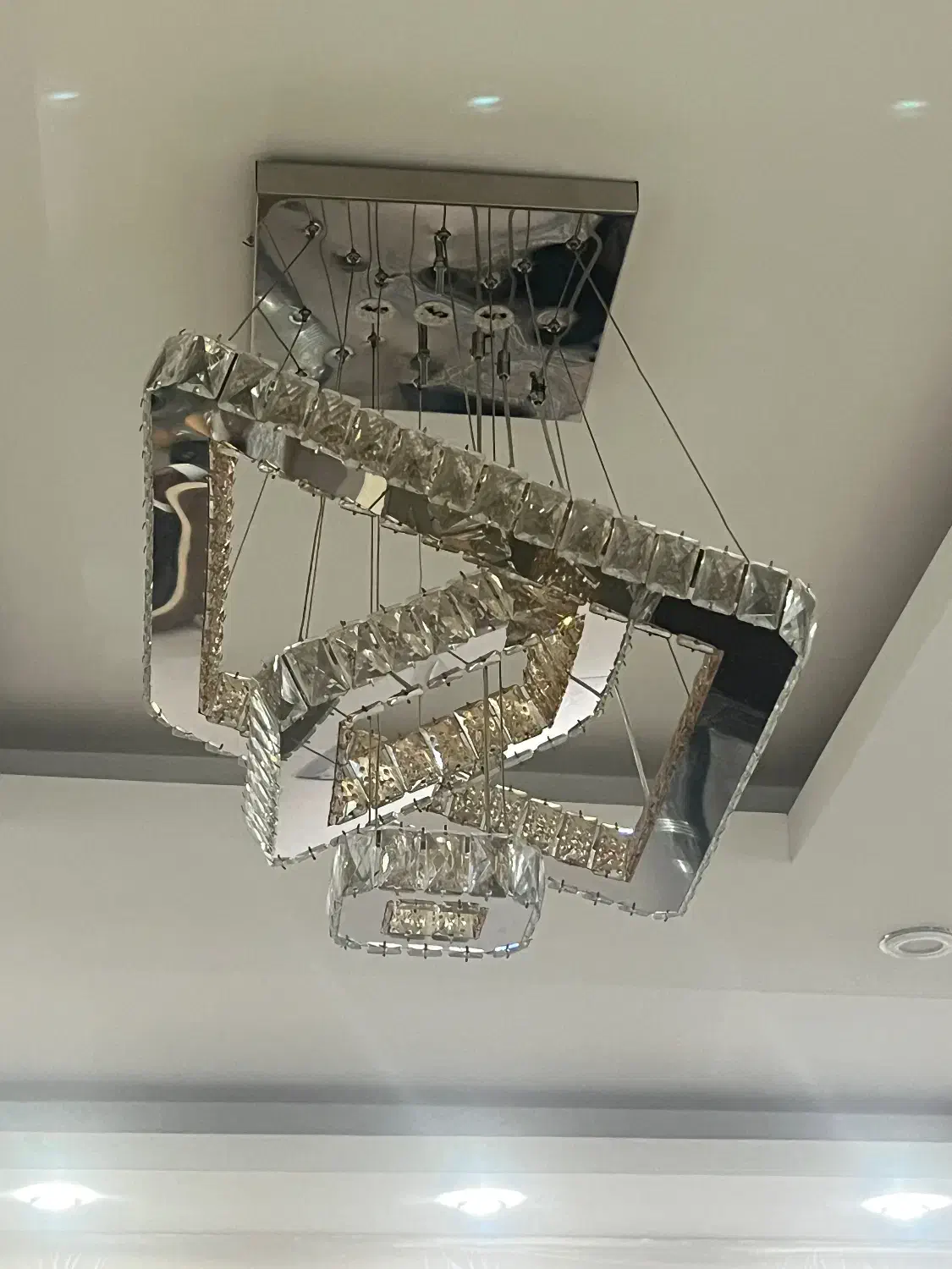 لوستر|لوستر و چراغ آویز|شیراز, کوشک میدان|دیوار