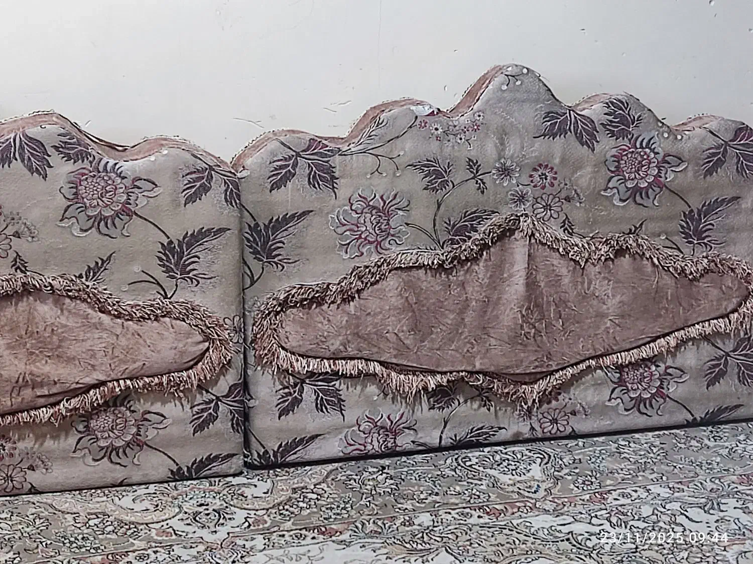 پشتی دیواری|پشتی|دوگنبدان, |دیوار