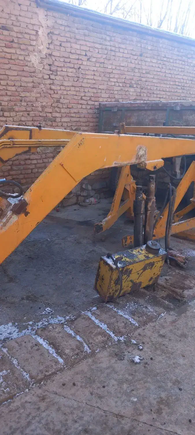 لودر چهار جک ۳۹۹|ماشین‌آلات صنعتی|باروق, |دیوار