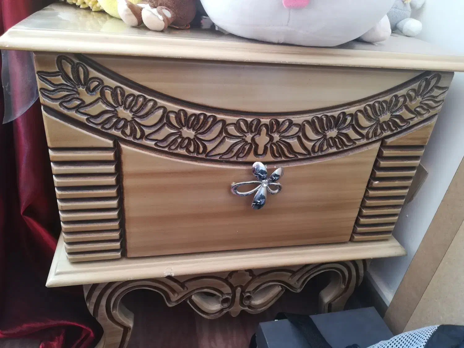 سرویس خواب دو نفره|تخت و سرویس خواب|صدرا-فارس, فاز ۱|دیوار