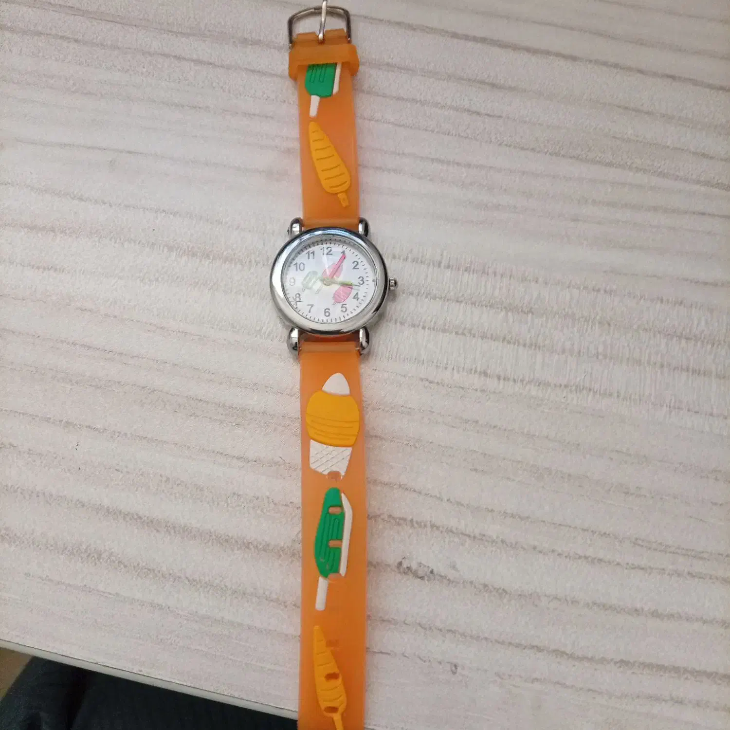 ساعت کودک|ساعت|اصفهان, شیخ اشراق|دیوار