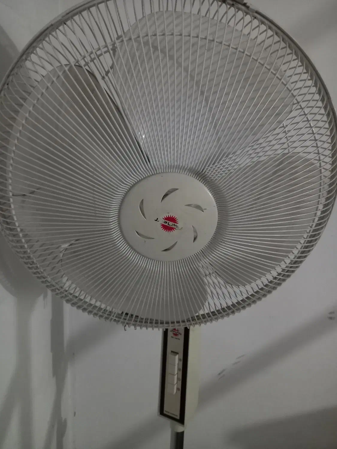 پنکه پایه دار روشن|پنکه و تصفیهکنندهٔ هوا|مشهد, ابوذر|دیوار