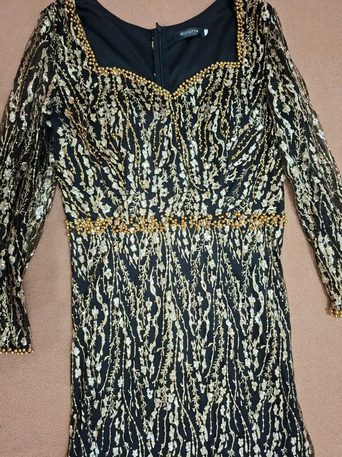 لباس مجلسی|لباس|نجفآباد, یزدانشهر|دیوار