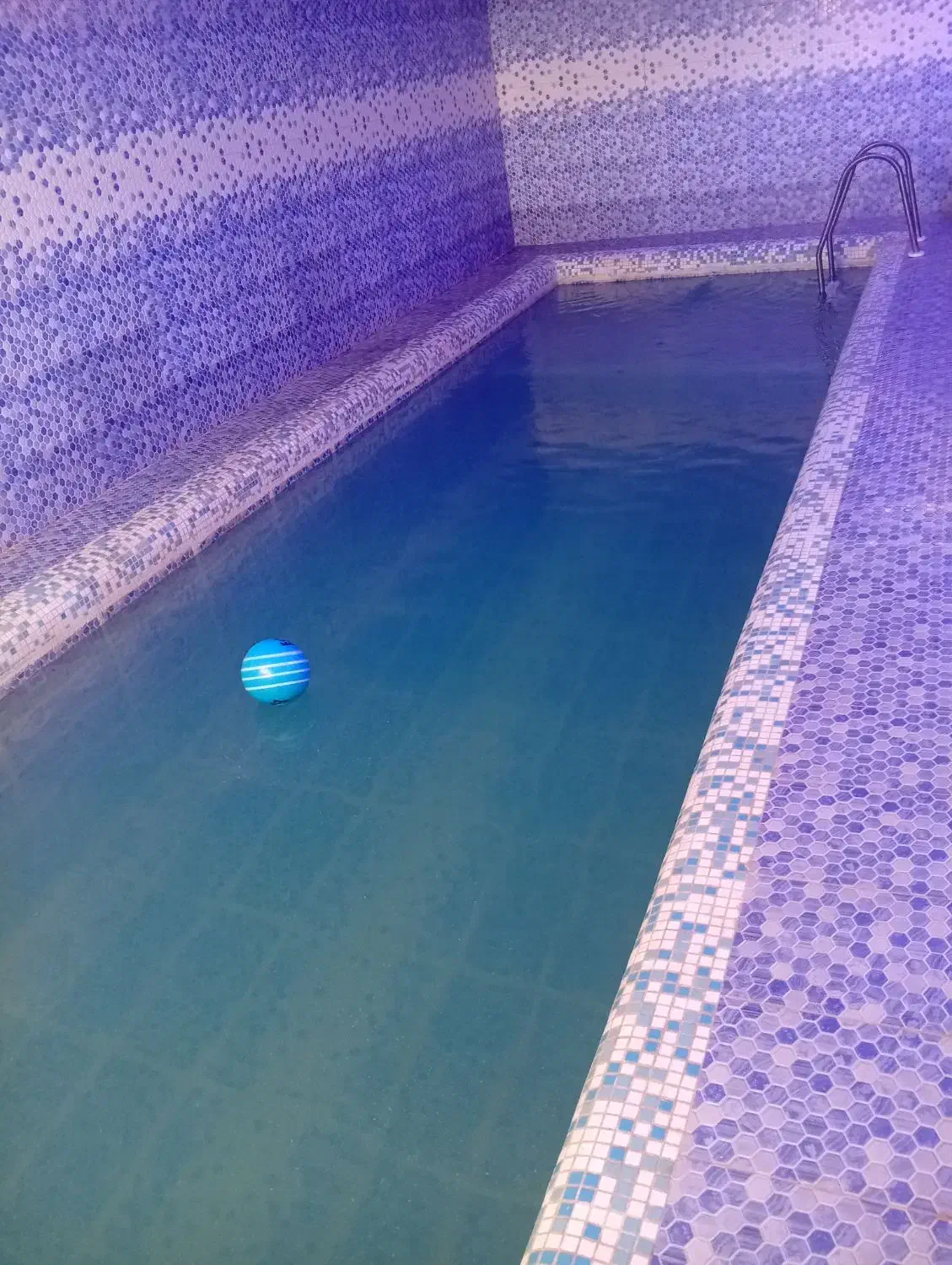 اجاره باغ اجاره ویلا استخر آبگرم بیلیارد|اجارهٔ کوتاه‌مدت ویلا و باغ|مشهد, چهاربرج|دیوار