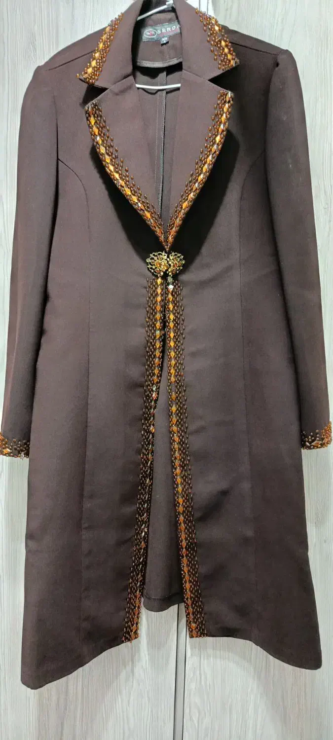 مانتو|لباس|صومعه‌سرا, |دیوار