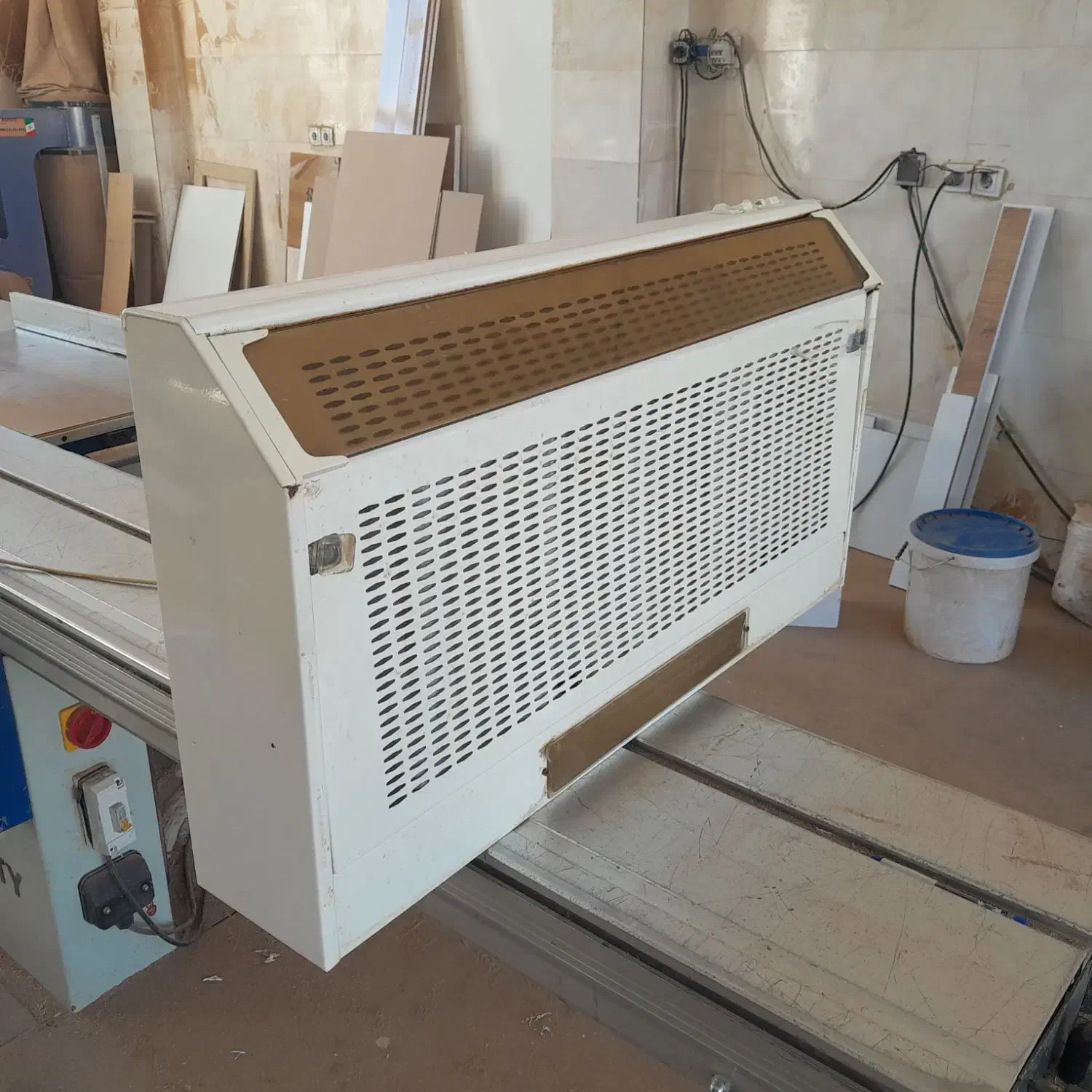 هود|هود|داران, |دیوار