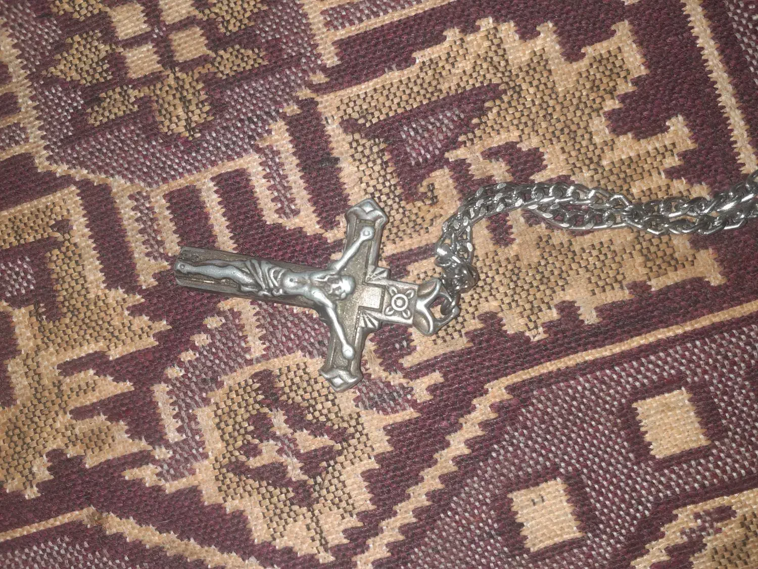 گردنبند|بدلیجات|نیشابور, گنبد سبز|دیوار