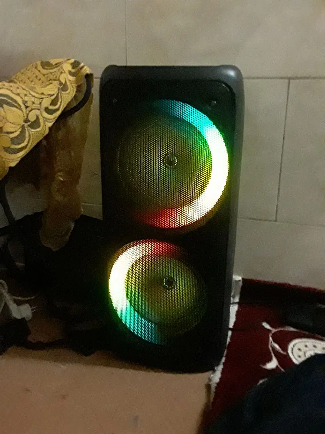 فروش فوری یک دستگاه اسپیکر بزرگ|صوتی و تصویری|حمیدیا, |دیوار