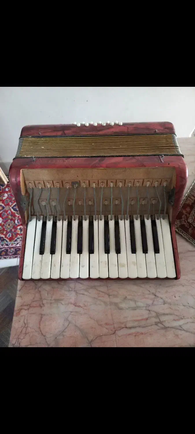فروش آکاردئون قدیمی|پیانو، کیبورد، آکاردئون|نیشابور, شهرک رسولی|دیوار