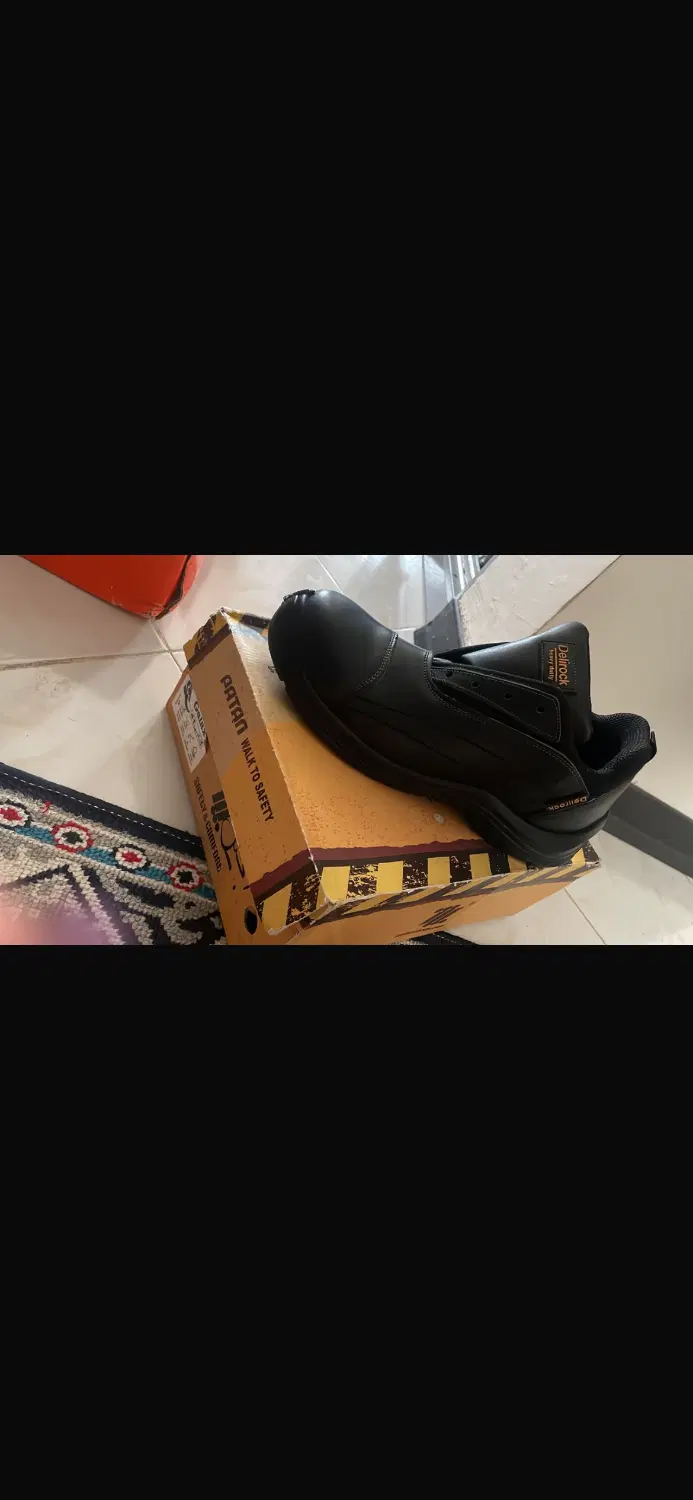 کفش ایمنی|کیف، کفش، کمربند|اندیمشک, |دیوار