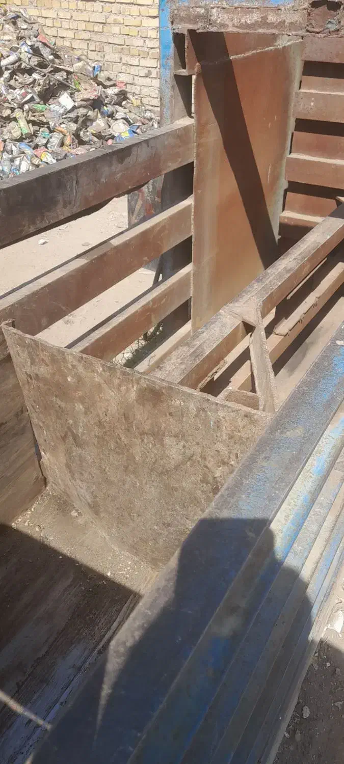 دستگاه پرس کارتون و حلب به قیمت ضایعات|ماشین‌آلات صنعتی|هریس, |دیوار