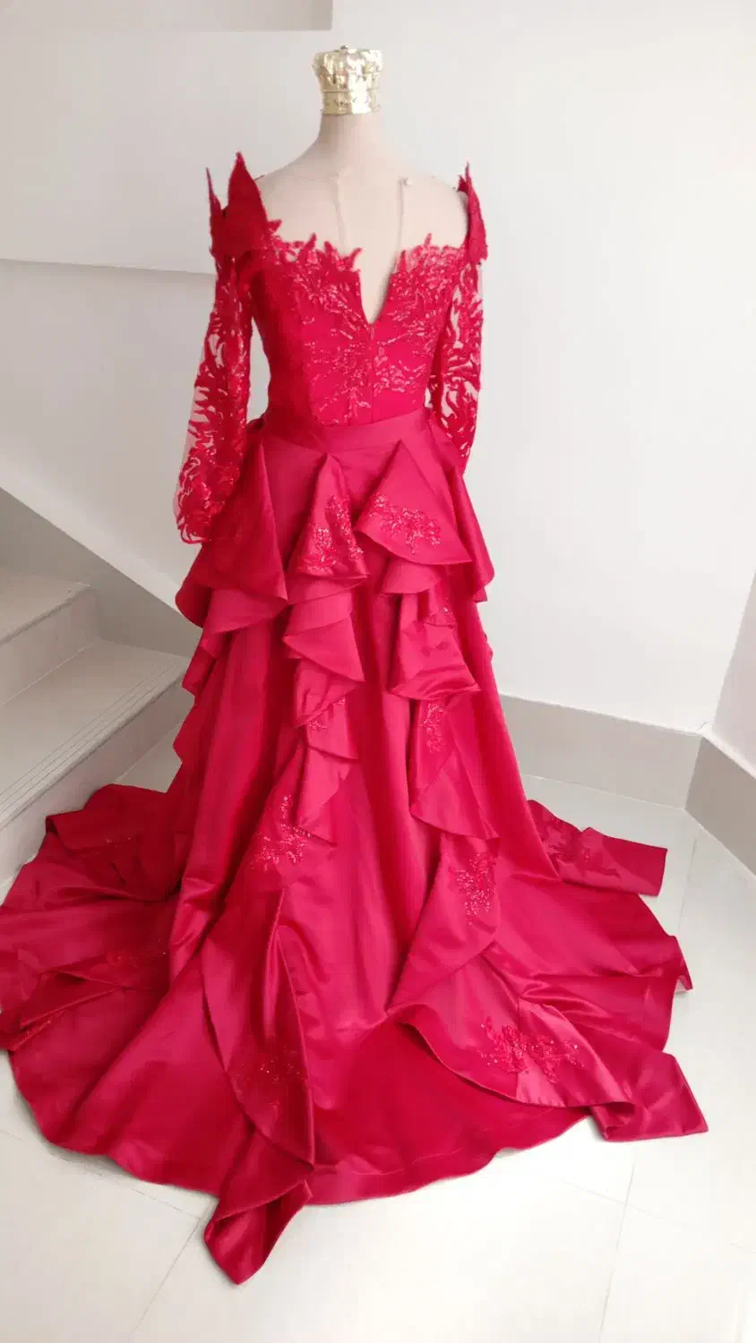 قرمز|لباس|قره ضیاالدین, |دیوار