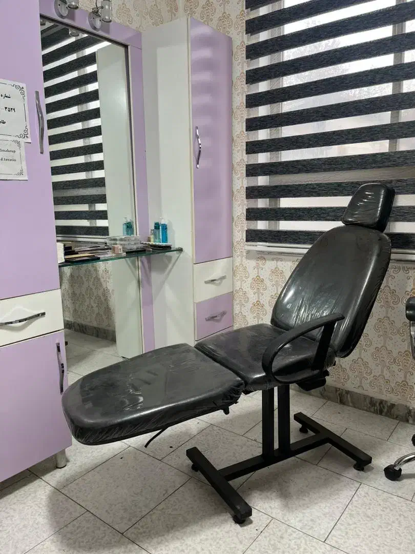 صندلی تمیز|آرایشگاه و سالن‌های زیبایی|ساری, |دیوار