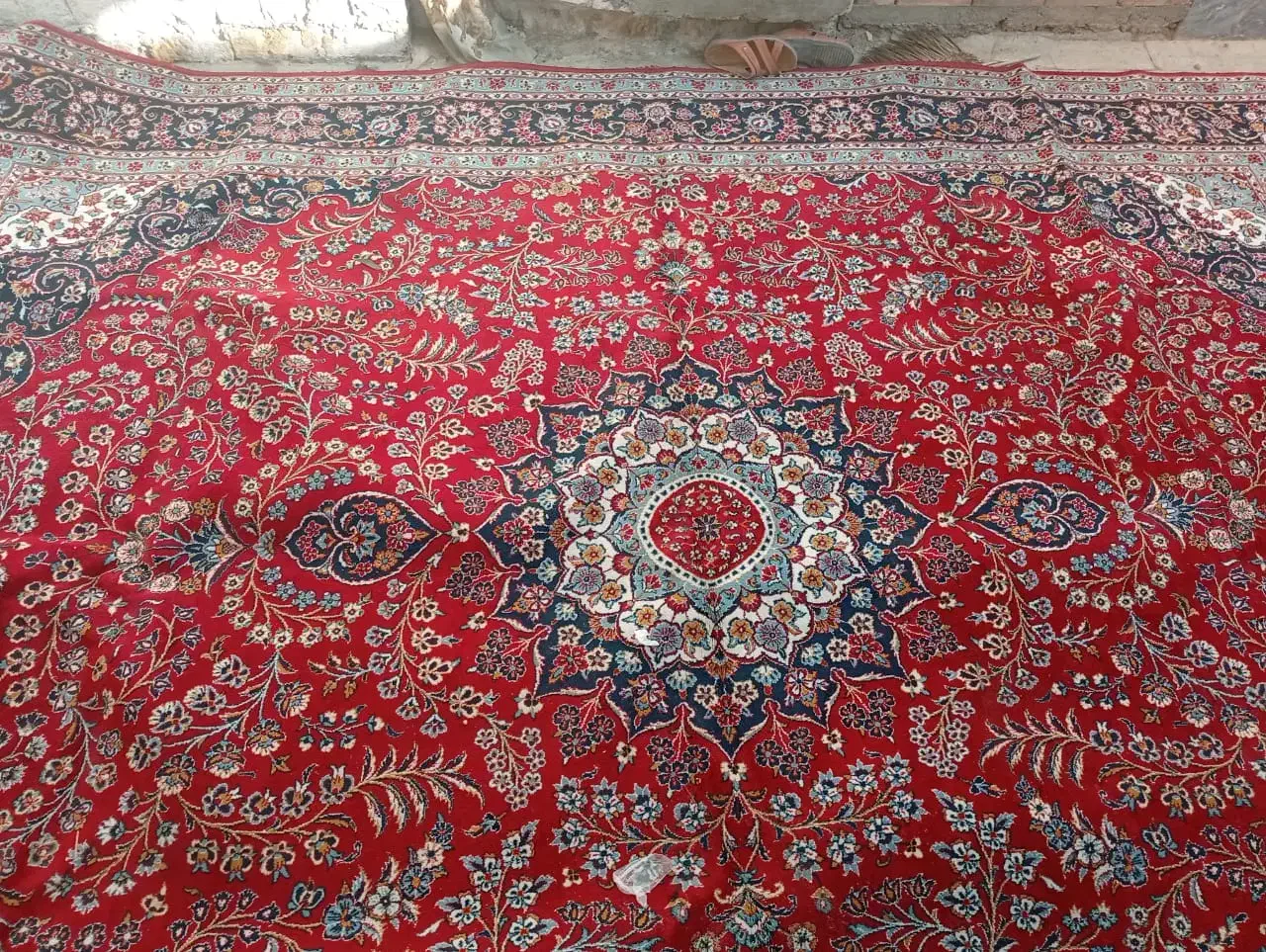 دنبال تخته فرش 12 متری میگردی. به من پیام بده|فرش|قهدریجان, |دیوار