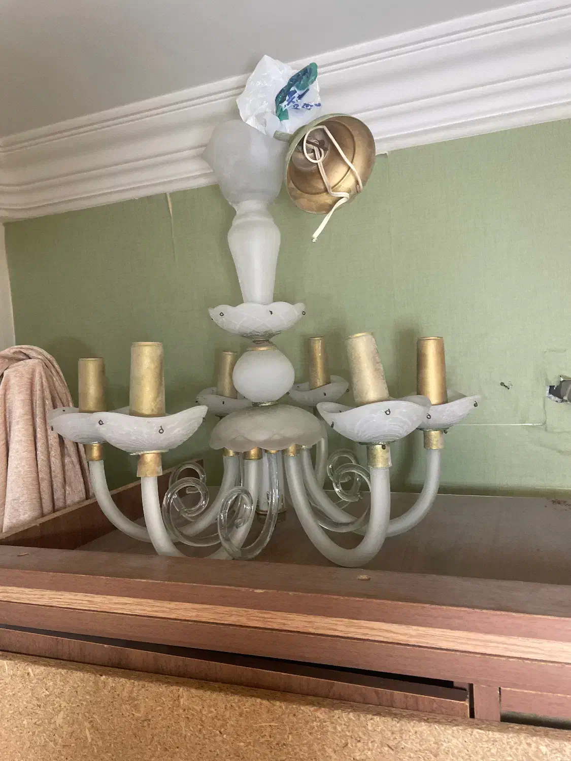 دوعدد لوستر|لوستر و چراغ آویز|رشت, نیکمرام|دیوار