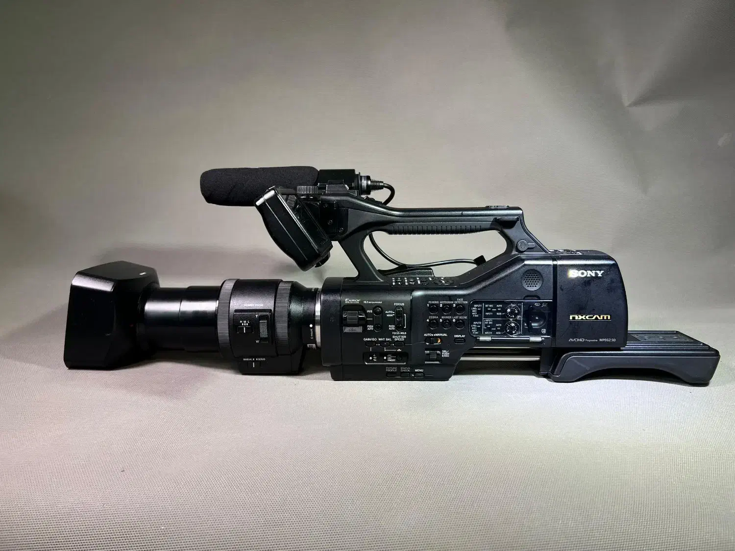 سونی EA50  در حد آک|دوربین عکاسی و فیلم‌برداری|شیراز, شهرک سراج‎|دیوار