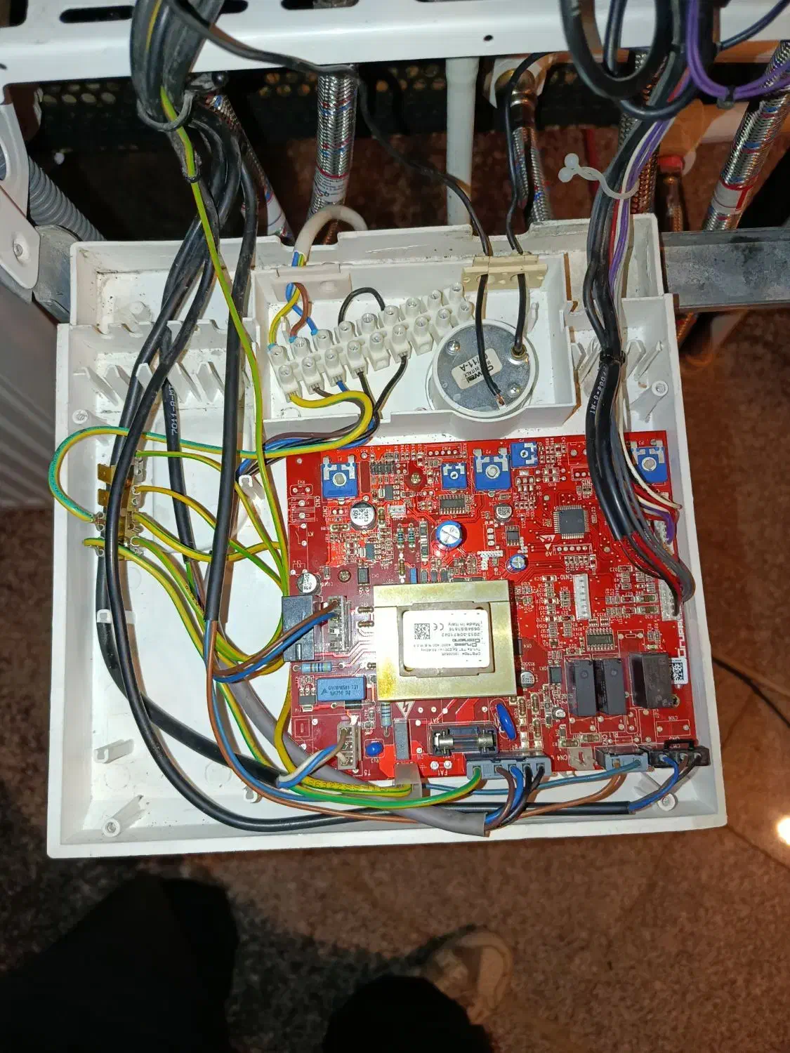 تعمیرات شبانه روزی و تخصصی پکیج و آبگرمکن و بخاری|خدمات پیشه و مهارت|همدان, |دیوار