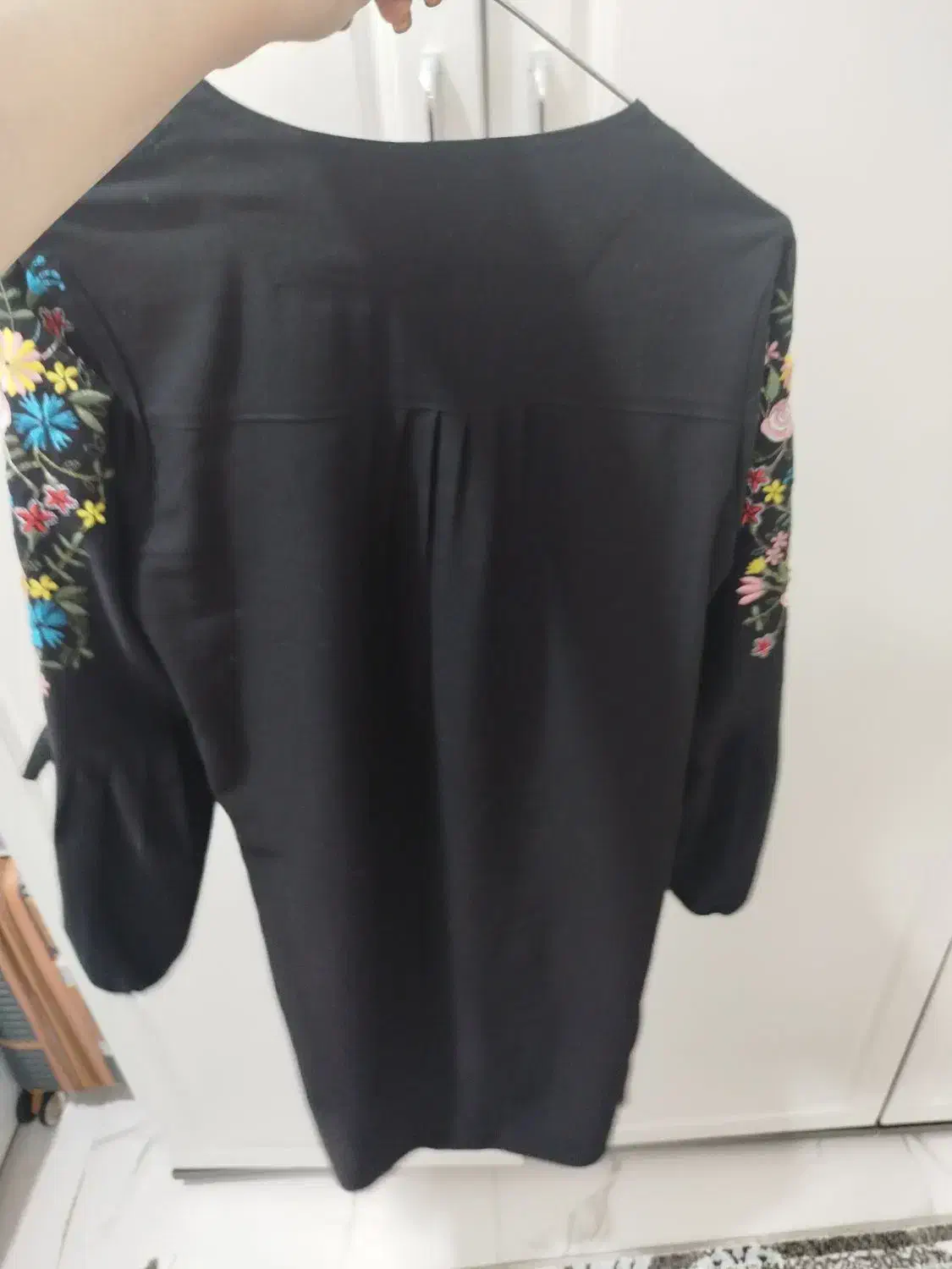 سارافون . شومیز|لباس|رباط‌کریم, الارد|دیوار