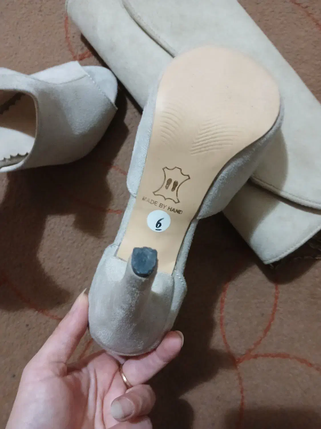 کیف و کفش مجلسی|کیف، کفش، کمربند|رشت, حومه رشت|دیوار