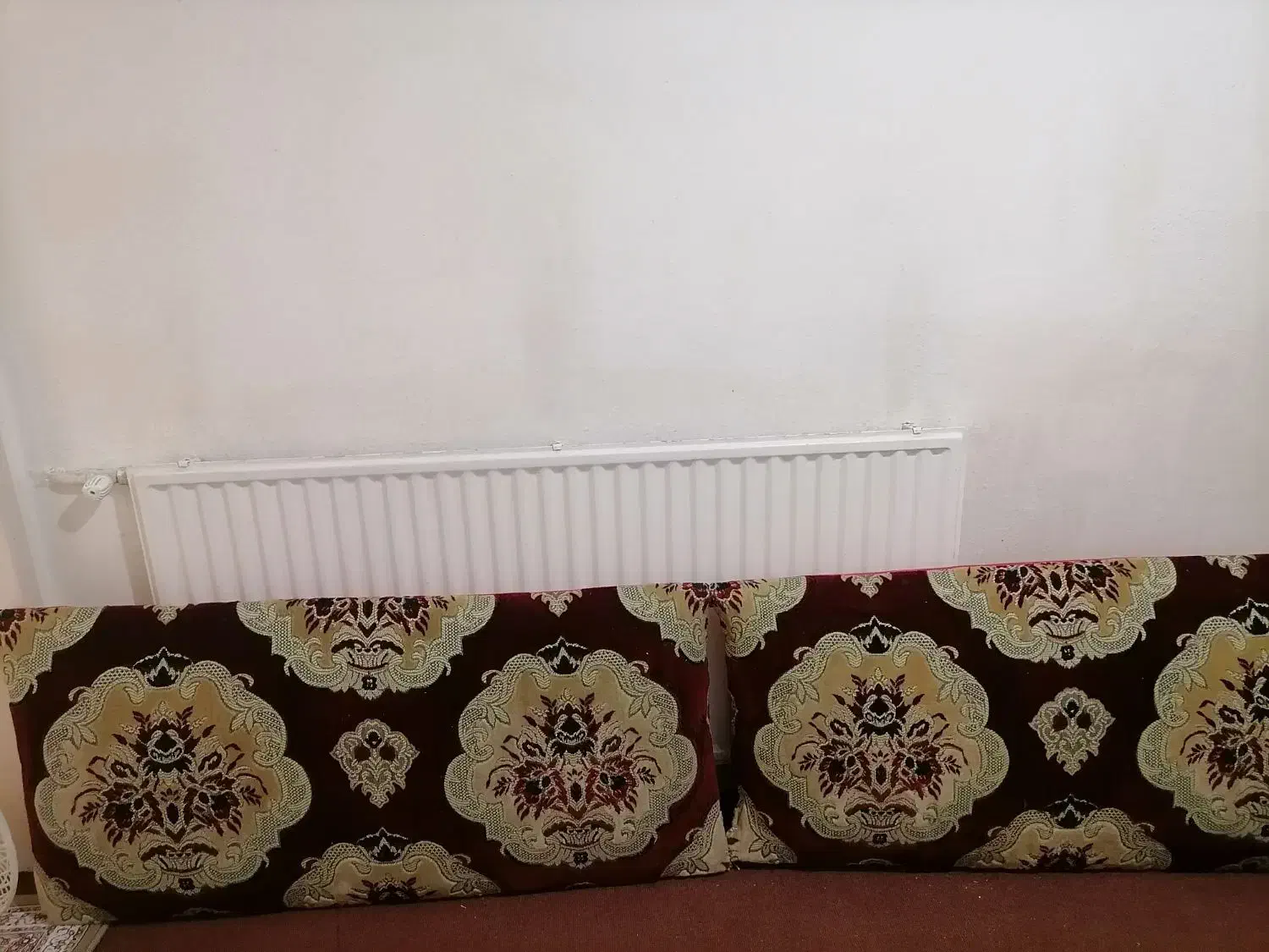 دو عدد پشتی|پشتی|پاکدشت, پارچین|دیوار