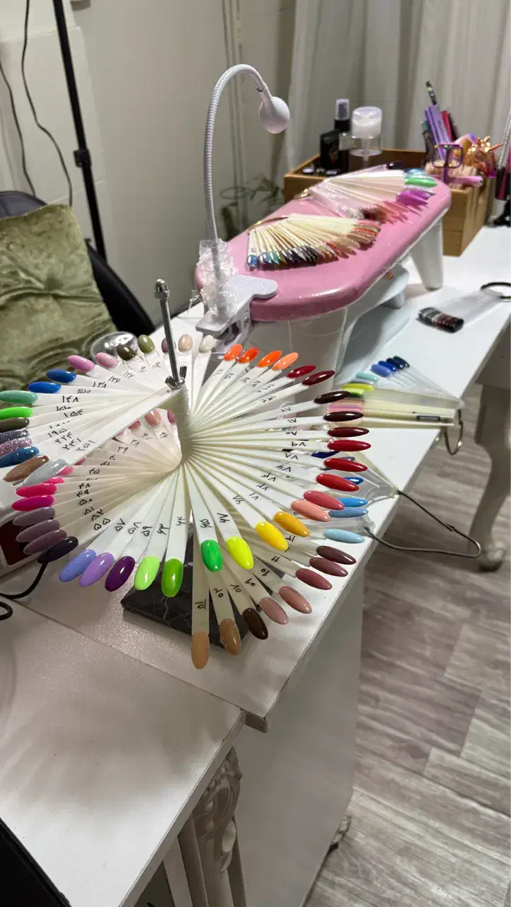 کاشت ناخن تخصصی|خدمات آرایشگری و زیبایی|شیراز, دشت چنار|دیوار