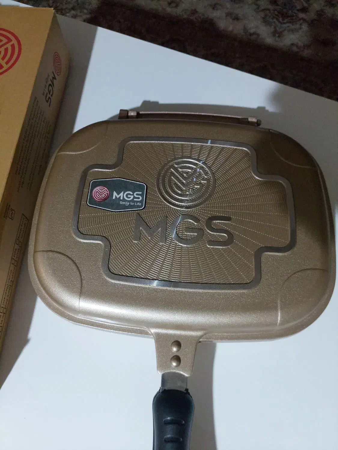 تابه دوطرفه|ظروف پخت‌وپز|اقبالیه, |دیوار