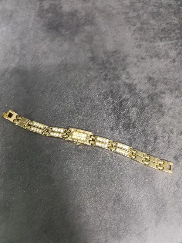 ساعت مچی زنانه الگانس|ساعت|رباط‌کریم, رباط‌کریم|دیوار