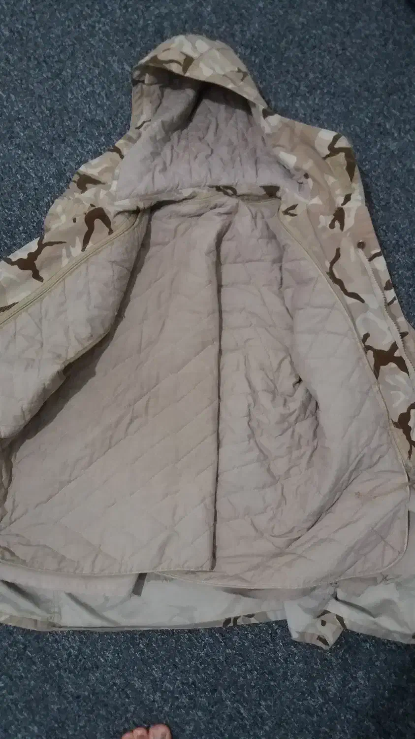 اوورکت سربازی سپاه|لباس|رباط‌کریم, رباط‌کریم|دیوار